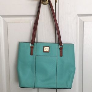 Dooney & Bourke hand bag